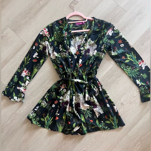 Boohoo Pants - Floral Satin Long Sleeve Romper Size 10